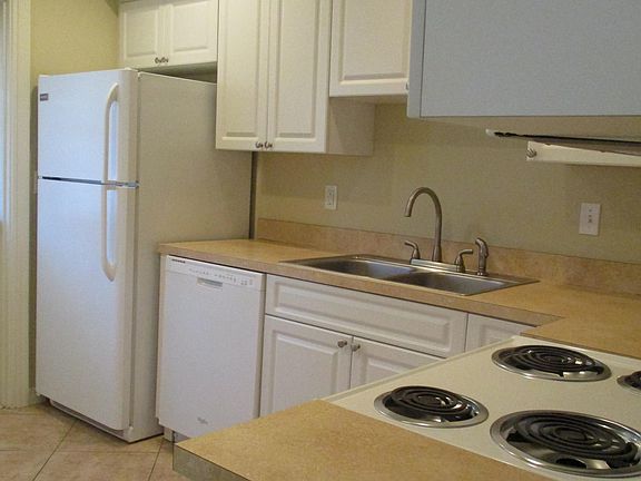 4th image of 20 Davis Blvd APT 205
