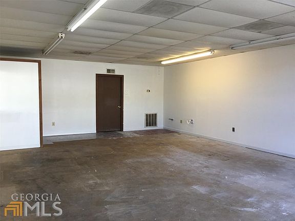 5th image of 817 Bankhead Hwy