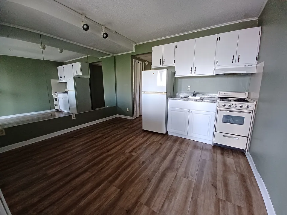 1700 Clinch Ave #207