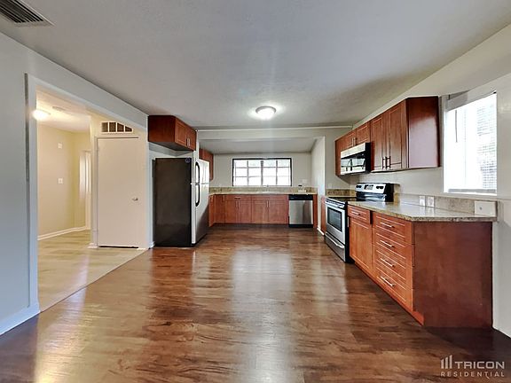 5th image of 8008 N Lynn Ave