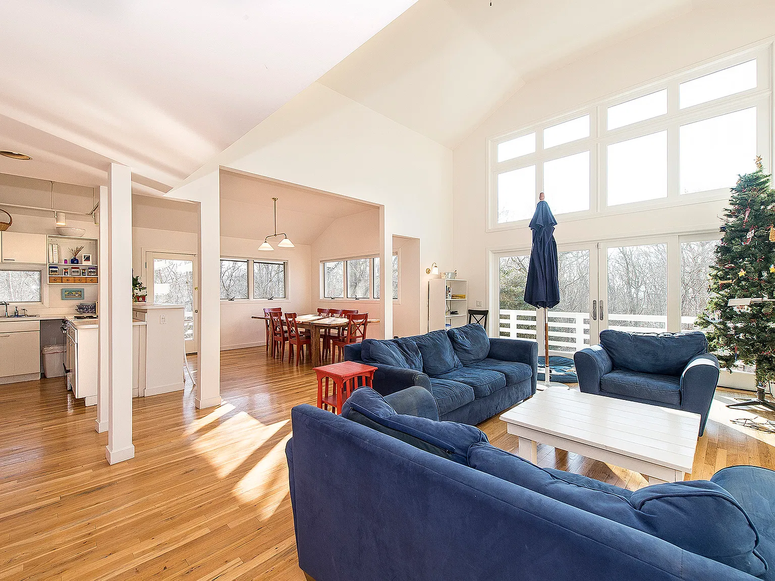 Amagansett - with Pool, Tennis, Pickle Ball & Close to All! — Photo 3