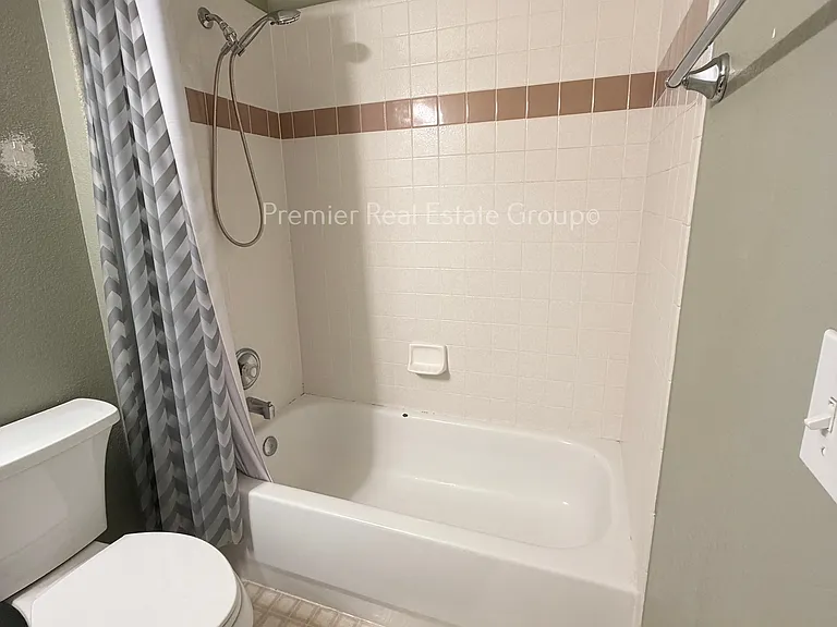 7927 Buschborn Rd — Photo 10