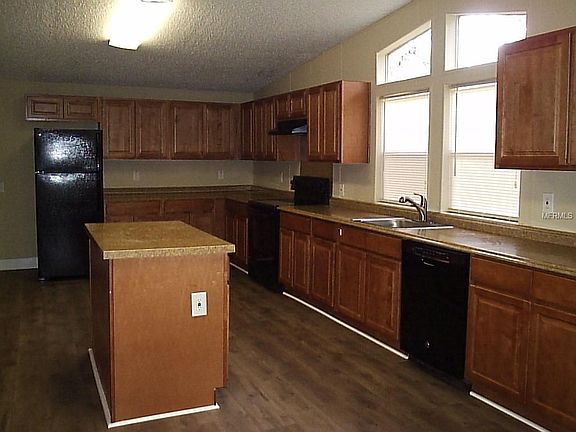 3rd image of 11401 Pincus Dr