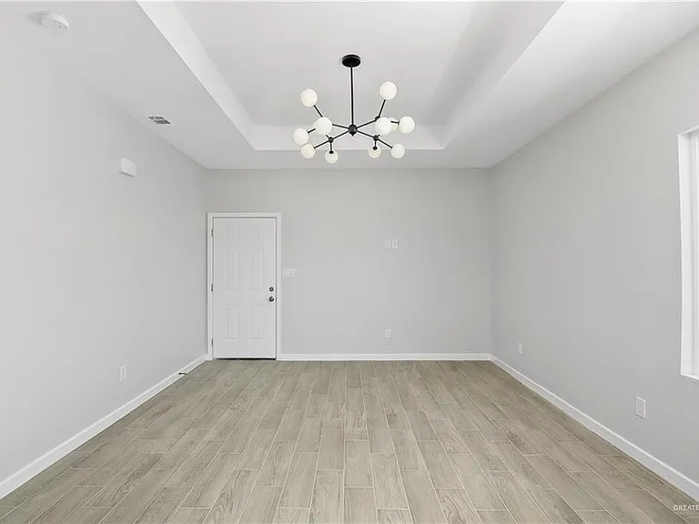 1006 Sugar Garden Dr #4 — Photo 2