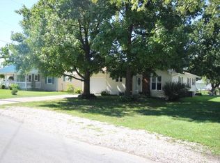 721 S 24th St, Mattoon, IL 61938