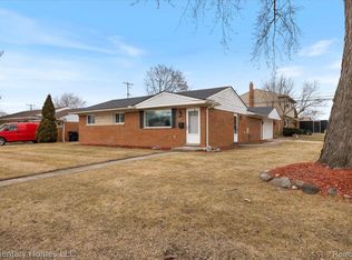 12393 Sorrento Blvd, Sterling Heights, MI 48312
