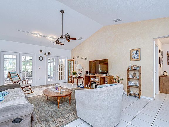5th image of 6911 Oakcrest Way