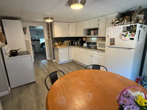 18 Crosby St #18, Webster, MA 01570