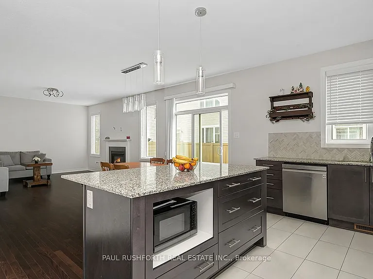54 Moonbeam St — Photo 10