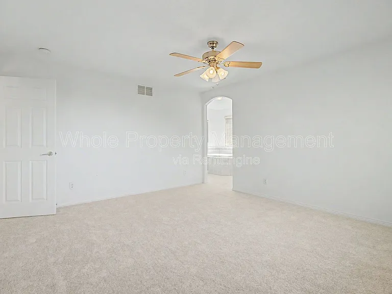 11081 Independence Cir W — Photo 17