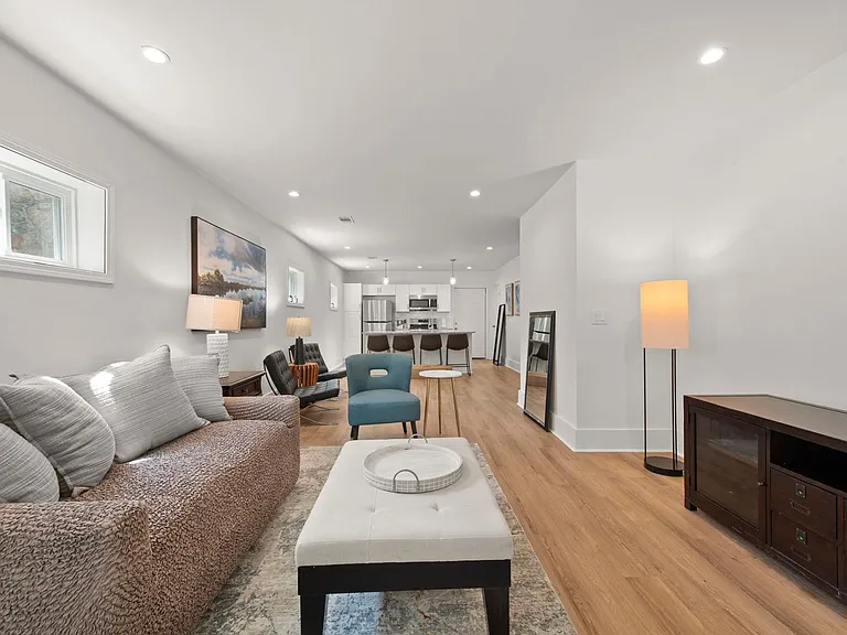 636 Francis Pl NW #B — Photo 9