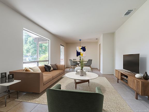 4th image of 10914 Meadowhome St