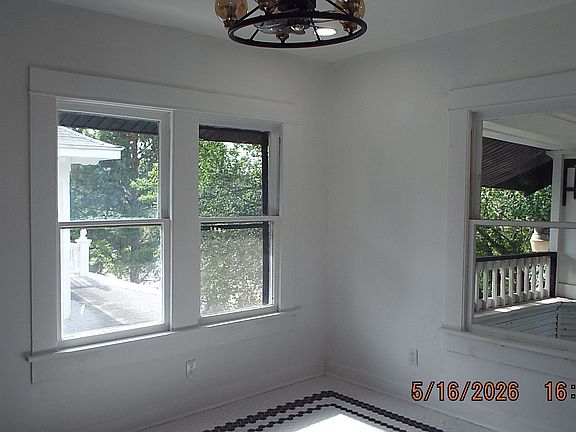 2nd image of 940 W Mulberry Ave APT 2