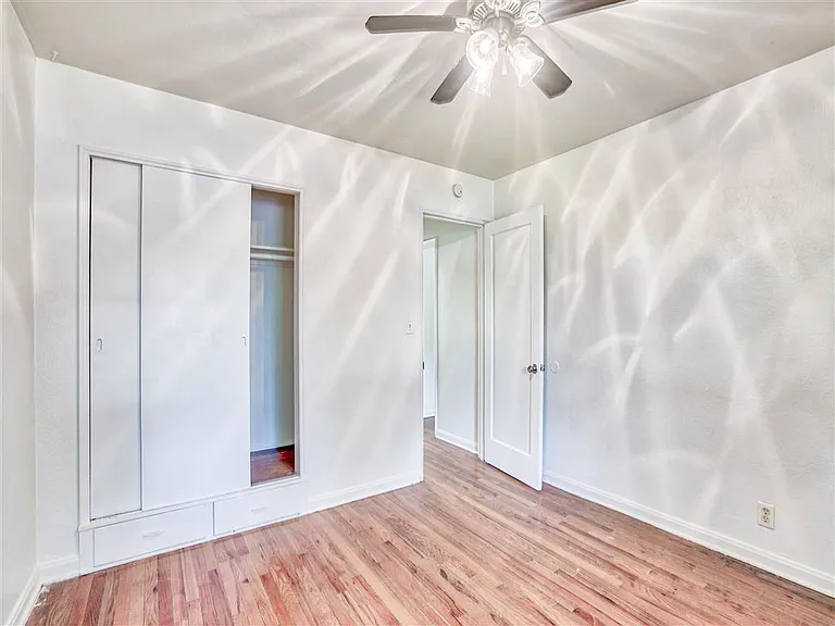 Powell Gardens Apartments — Photo 14