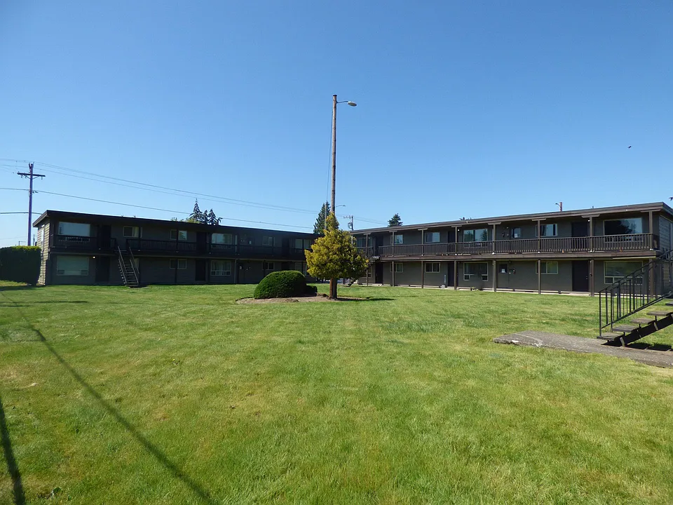 1003-1085 Savage Rd NE