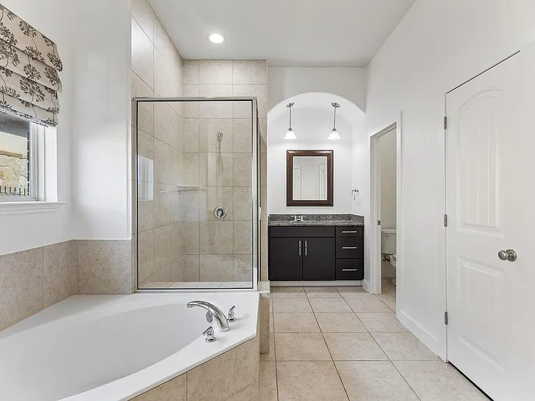 2604 Lou Hollow Pl — Photo 16