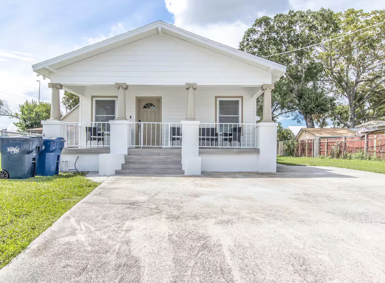 Fully Furnished 2BR Home in West Tampa Modern, Spacious & Move-In Ready — Photo 2