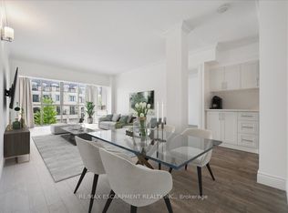 162 Reynolds St #202, Oakville, ON L6J 3K9