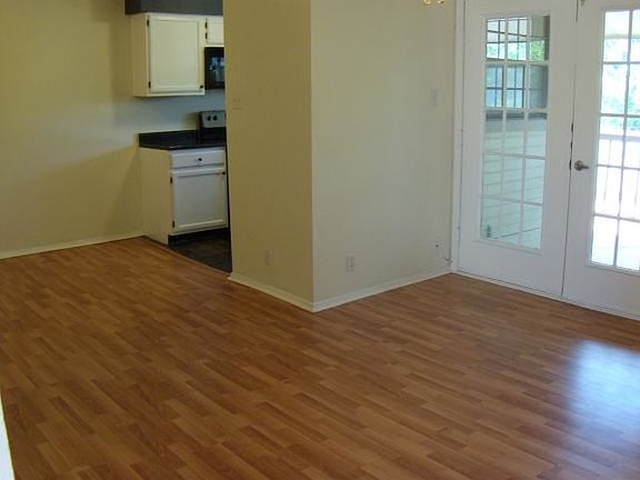 5th image of 1801 Steeplechase Dr APT 506
