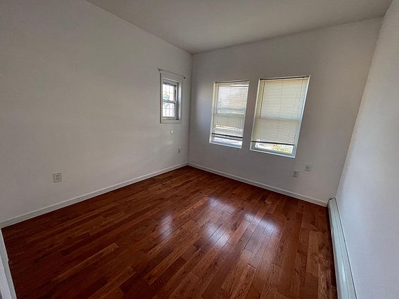 5th image of 46-74 Utopia Pkwy Floor 1