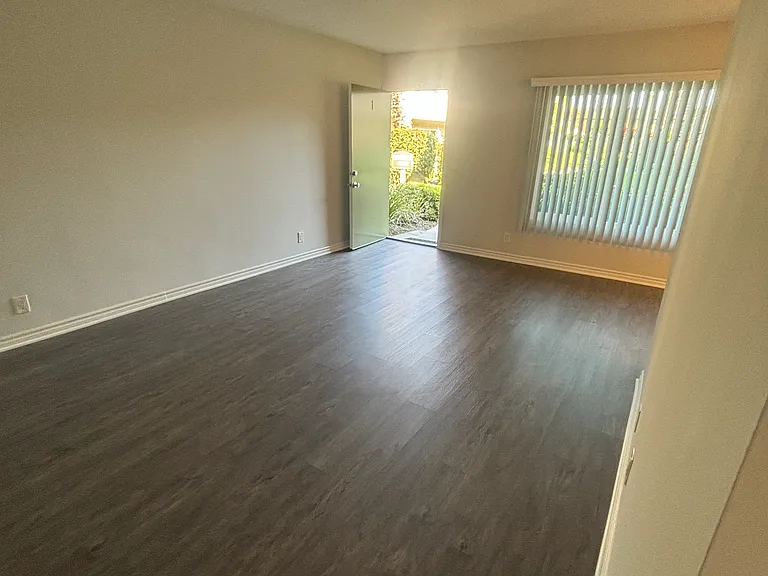 El Cortez Apartments — Photo 28