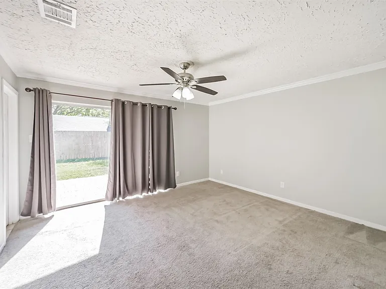 22203 Fincastle Dr — Photo 20