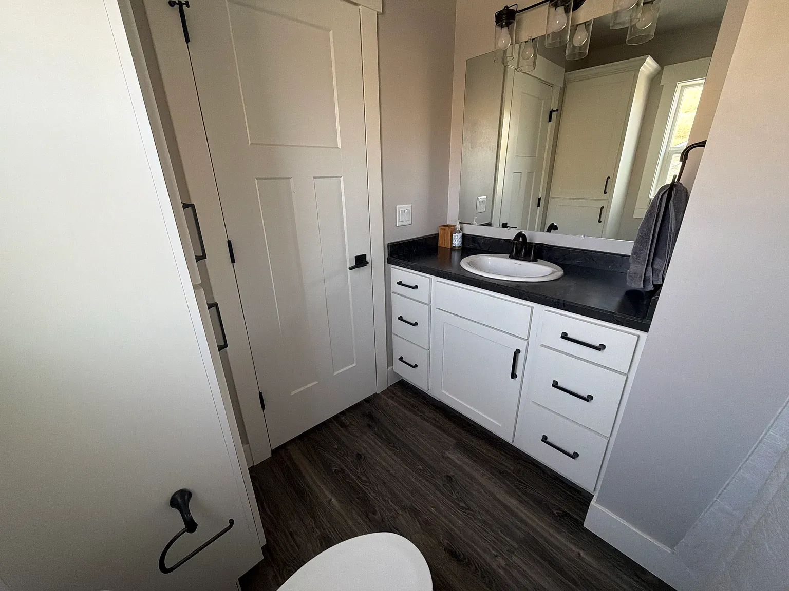 2 bed, 2.5 bath, 1750 sqft, $3,300 — Photo 3