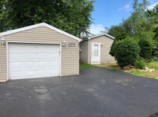 18602 Oak Ave, Lansing, IL 60438