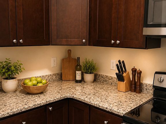 5th image of 1461 Beacon St #12