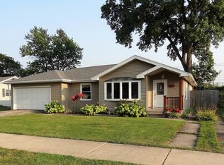 6725 W 88th Pl, Oak Lawn, IL 60453