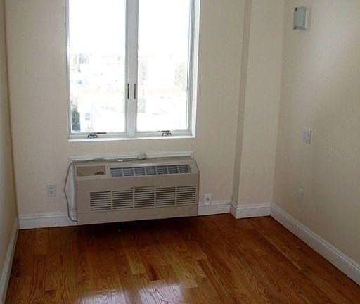 4th image of 2848 Brighton 7th St #7