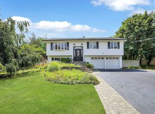 340 Babylon St, Islip Terrace, NY 11752
