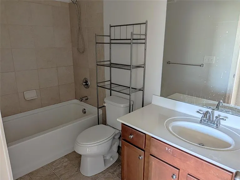 2099 Commons Cir — Photo 15