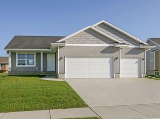 1420 Prairie Rose Dr SW, Cedar Rapids, IA 52404