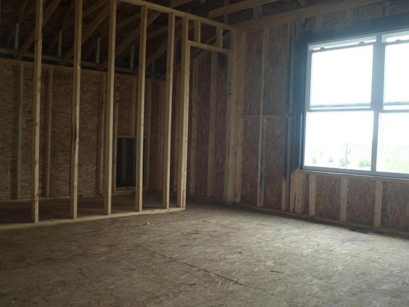 3rd image of 589 Buena Park Dr