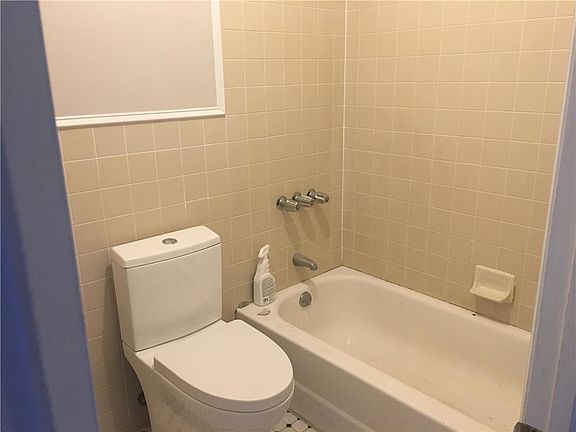 3rd image of 39 Quincy St APT 2