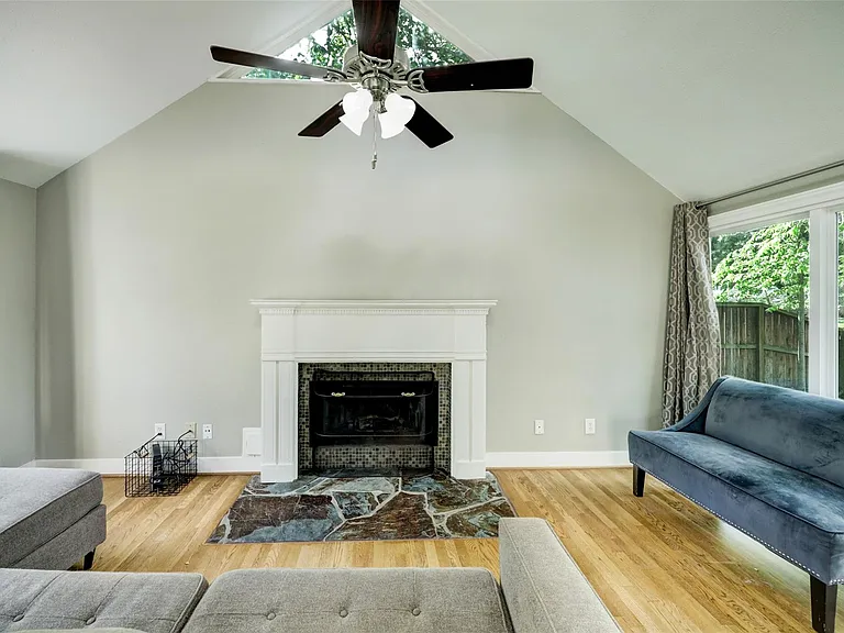 713 Sue Barnett Dr — Photo 8