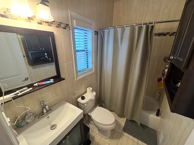 422 Monroe St #3 — Photo 10