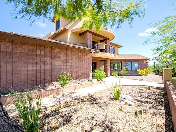 3rd image of 4220 N Sierra Chapita