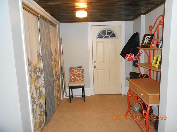 Front entry with big closet