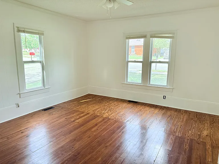 1232 Oakwood Ave NE — Photo 15