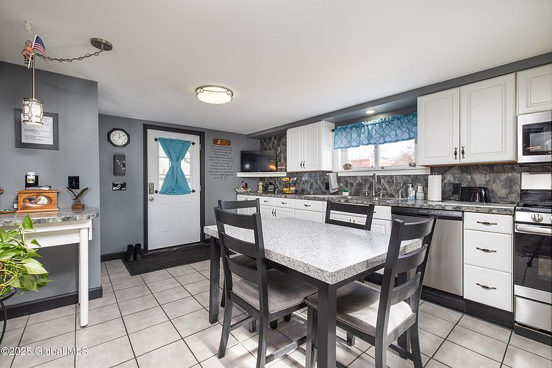 3rd image of 570 Lower Allen Street