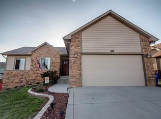 1922 Buckshot Dr, Junction City, KS 66441