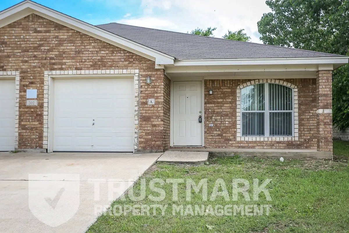 Building Photo - 202 Dale Earnhardt Dr #A