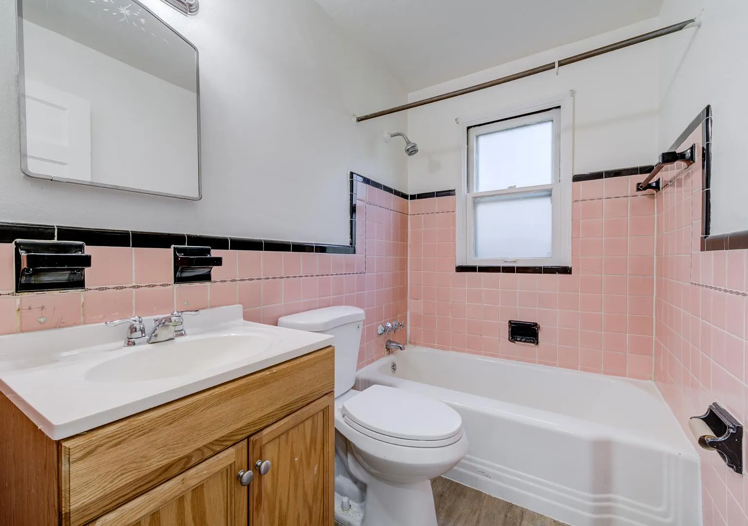 7150 Manette Dr — Photo 4