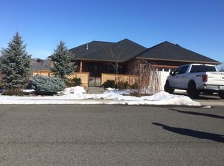 1307 Heritage Hills Dr, Selah, WA 98942