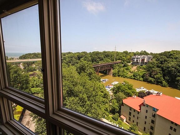 3rd image of 19000 Lake Rd APT 815