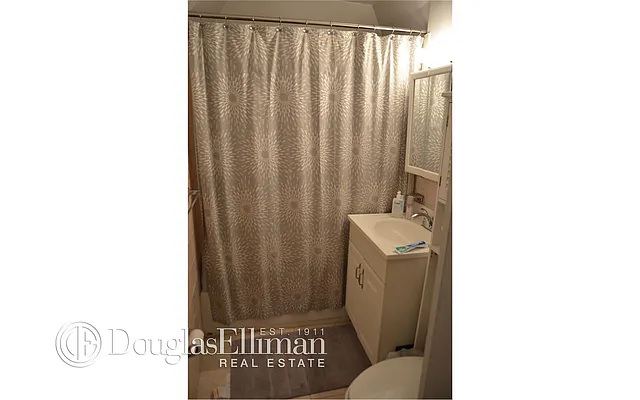 Rented by Douglas Elliman | media 25