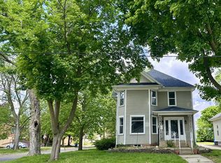 1527 7th St, Peru, IL 61354