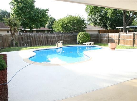 5th image of 1025 Peach Ln